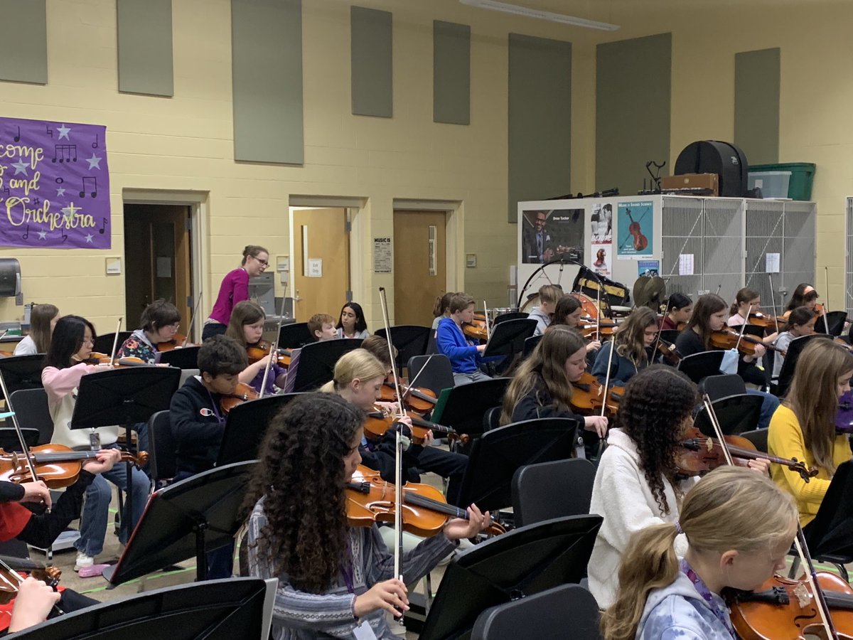 CPalumboEDU's tweet image. Orchestra in full swing this AM at Harding MS under the direction of Mrs. Mullinax and Mrs. Wagner!!!