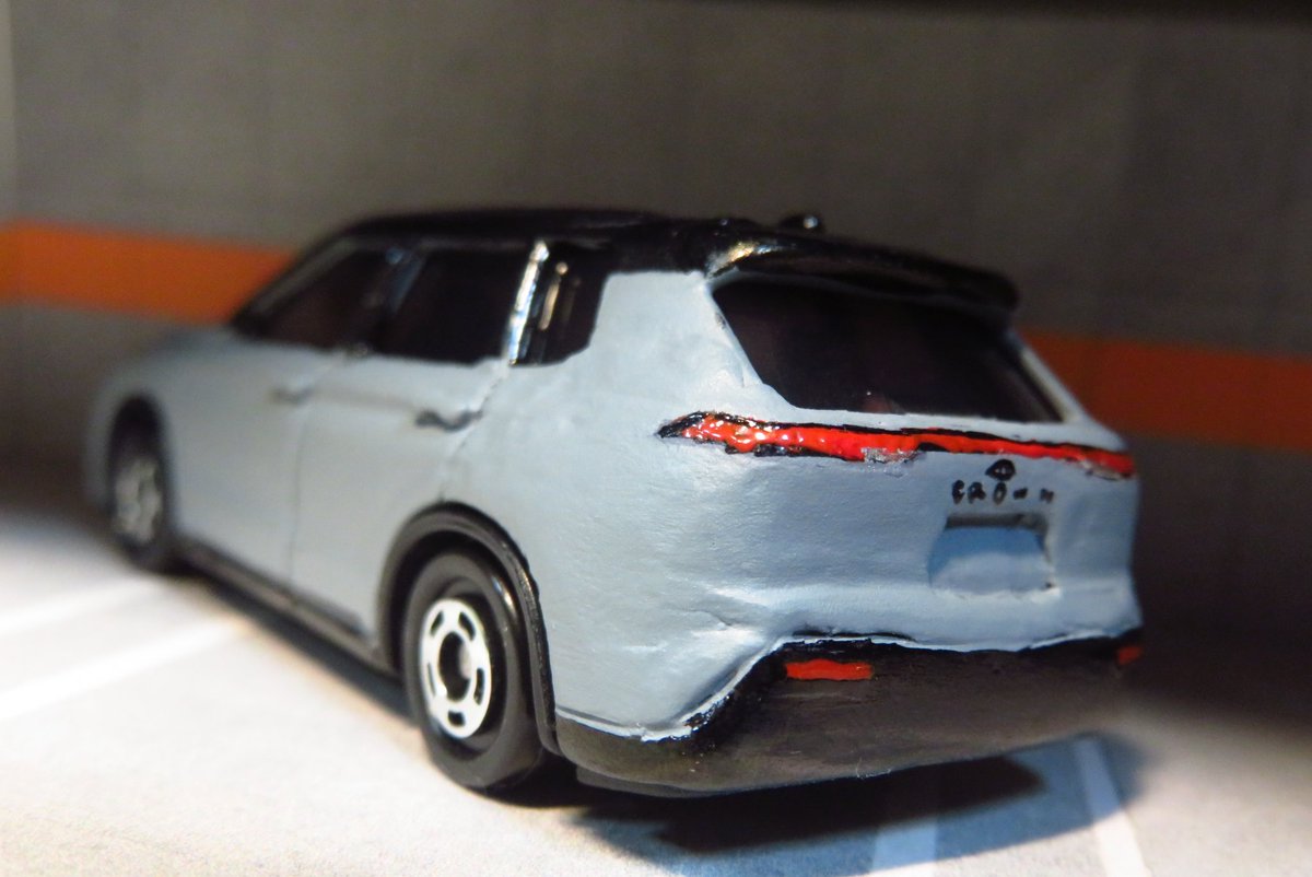 トミカ改造 トヨタ クラウンエステート 新型のクラウンエステートを