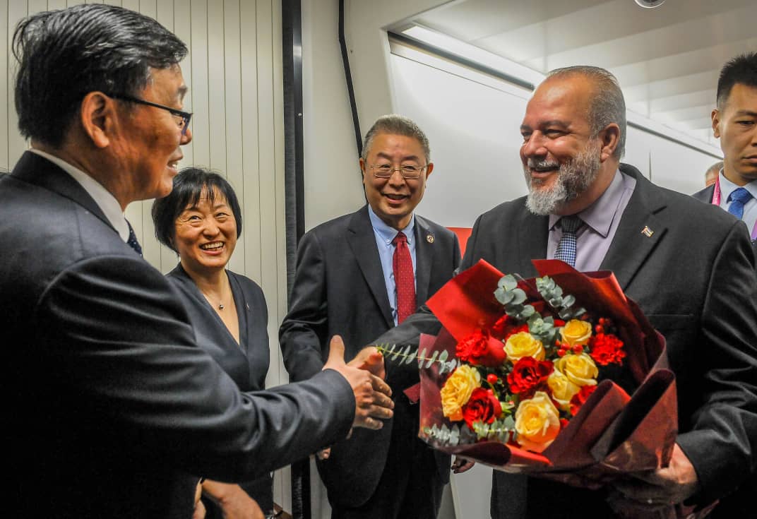 MMarreroCruz's tweet photo. Arribamos a la República Popular #China en visita oficial, para continuar fortaleciendo las relaciones políticas, económicas y comerciales entre #Cuba y esta hermana nación asiática.
#CubaYChina https://t.co/YNXDEhBNrQ