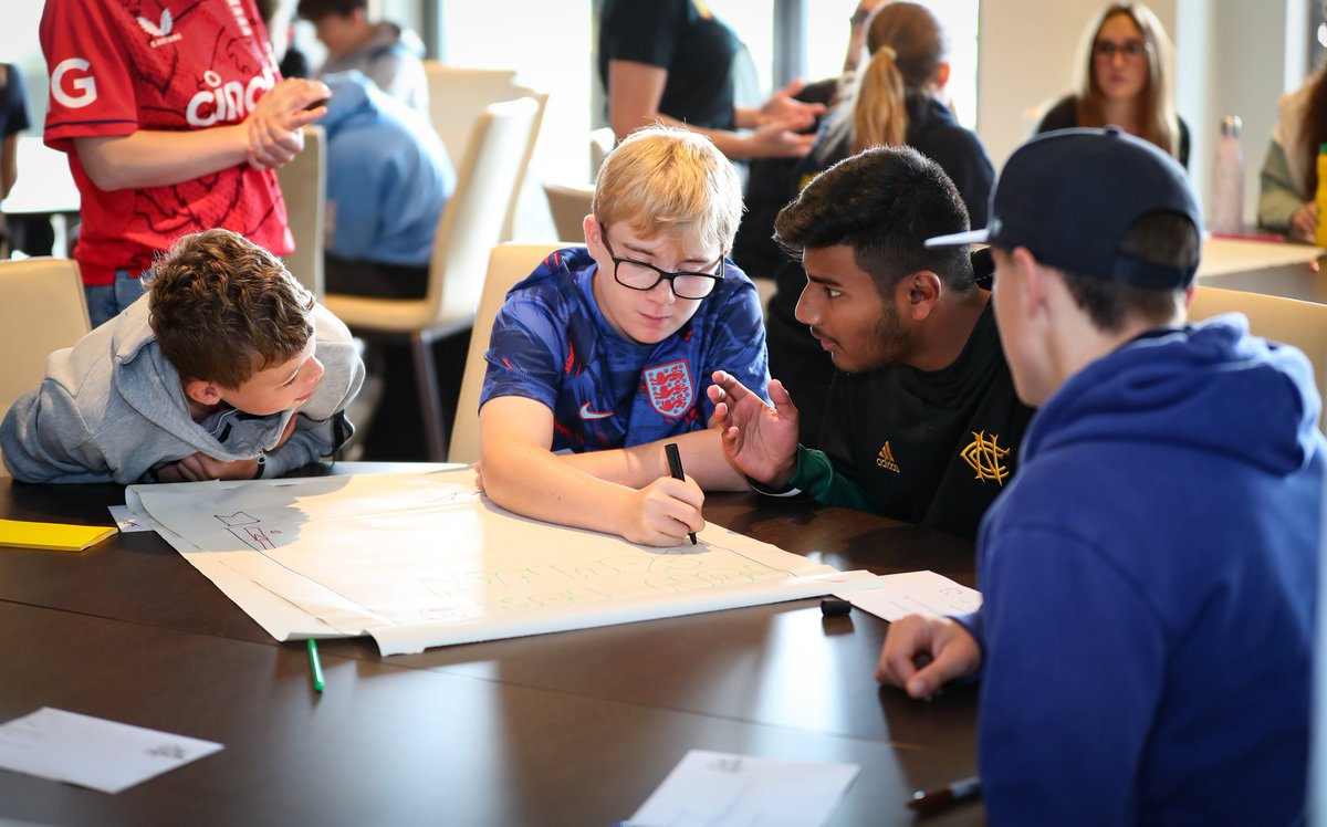 cricketnotts's tweet photo. We were thrilled to partner with @ECB_cricket to pilot a new Young Volunteers Course @TrentBridge.

Thirty-five 14-18 year-olds had the opportunity to sample six different taster sessions to see which volunteer role they might like to take up at their club.

#InspiringAGeneration https://t.co/pq3W6Smssm