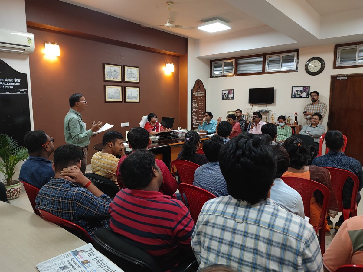 SBPostalRegion's tweet photo. One debate competition was organised at the Chamber of Postmaster General South Bengal Region on 02.11.2023 on the following topics -
"Preventive vigilance measure is more effective than reactive vigilance measure to get rid of corruption. https://t.co/JiuCxMOrjm