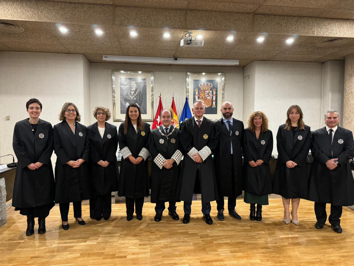 coseju's tweet photo. Jura de Nuevos #LAJs en #TSJ Valencia y Madrid #ORGULLODESERLAJ https://t.co/9SG7qM63ra
