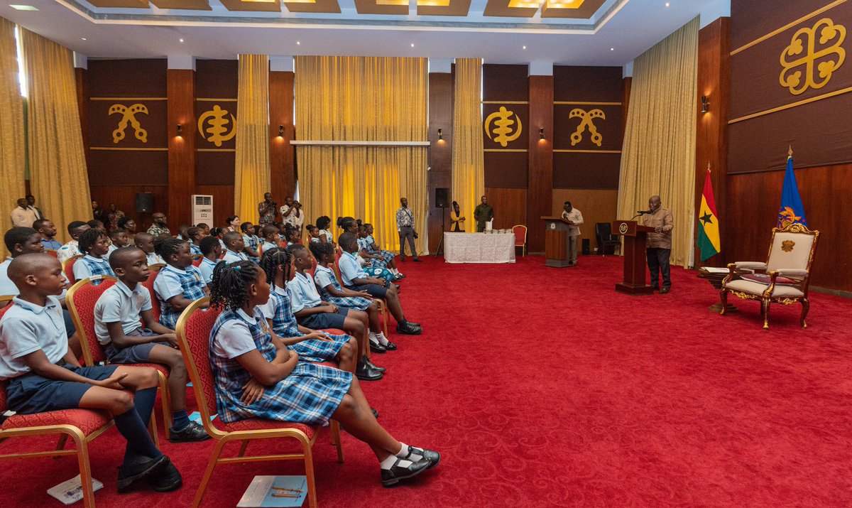 Association_Sch's tweet photo. PYP4 students were graced with the opportunity to interact with H.E. Nana Addo Danquah Akuffo-Addo &amp; learn more about the duties of the president for their Unit on Government.We are grateful to the President &amp; the entire presidential staff.#aisghana #iamais https://t.co/KtZM6Ka6ZW