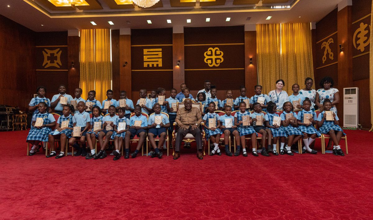 Association_Sch's tweet photo. PYP4 students were graced with the opportunity to interact with H.E. Nana Addo Danquah Akuffo-Addo &amp; learn more about the duties of the president for their Unit on Government.We are grateful to the President &amp; the entire presidential staff.#aisghana #iamais https://t.co/KtZM6Ka6ZW
