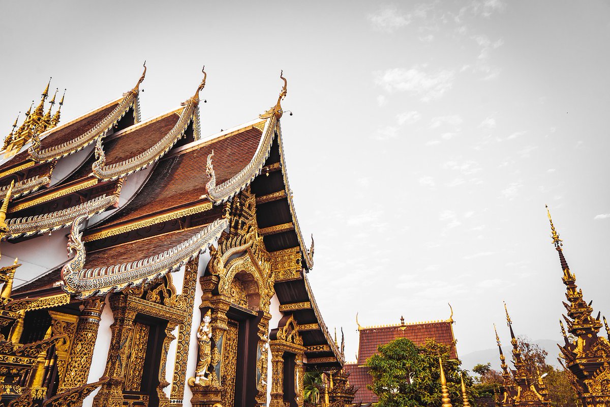 GlobalNomad0's tweet photo. 3/Thailand is a popular tourist destination known for its beautiful beaches, delicious food, and ancient temples. #November is a great time to visit Thailand, as the weather is cool and dry with little rain. https://t.co/AHINwRpwBj
