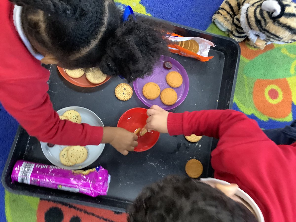 LarkHallPrimary's tweet photo. The tiger came to tea but none of the biscuits were suitable for dunking (too soggy, crumbly or mushy!) So Reception children had to become little scientists and find out which biscuits worked best. #LHSteamWeek #LHEYFS #LHSTU #LHUECL #LHWaterloo #LHBLP #LHPSCD https://t.co/KOZ3zYlB6m