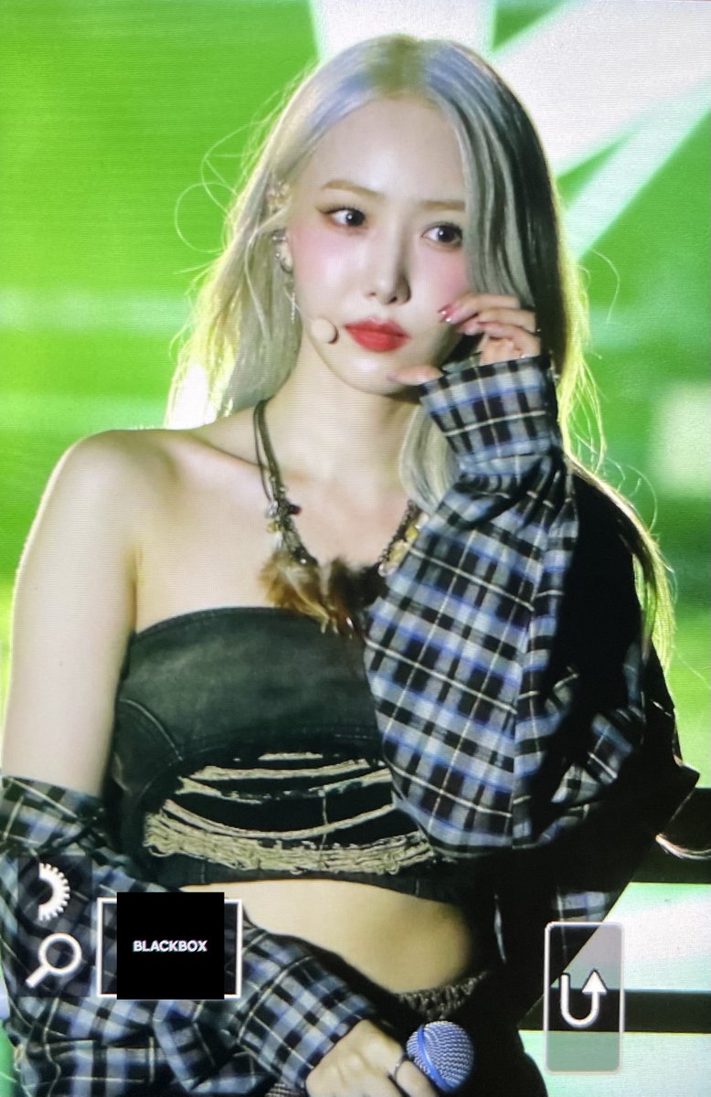 gf_blackbox's tweet photo. 231102 프리뷰🫠 #VIVIZ #신비 #VERSUS #MANIAC https://t.co/E5Zek4myHe