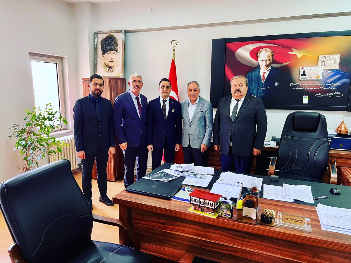 Gaziantep İl Nüfus ve Vatandaşlık müdürü sayın Hasan KAHRAMAN Beyfendiyi ziyaret ettik.İlgisinden dolayı çok teşekkür ederiz.