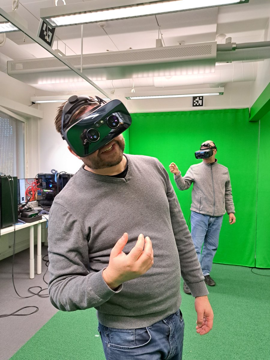 CorelabLive's tweet photo. Toisinaan #XR-teknologia tuntuu olevan suorastaan käsin kosketeltavissa.
Laajennetun todellisuuden Häme -hanke pohti tällä kertaa teknologian käytännöllisyyttä esim. messuilla.
#hämeenliitto #hamkdf #tampereenyliopisto
@hameenliitto @hamkdf @TampereUni https://t.co/UP1xAVAkjx