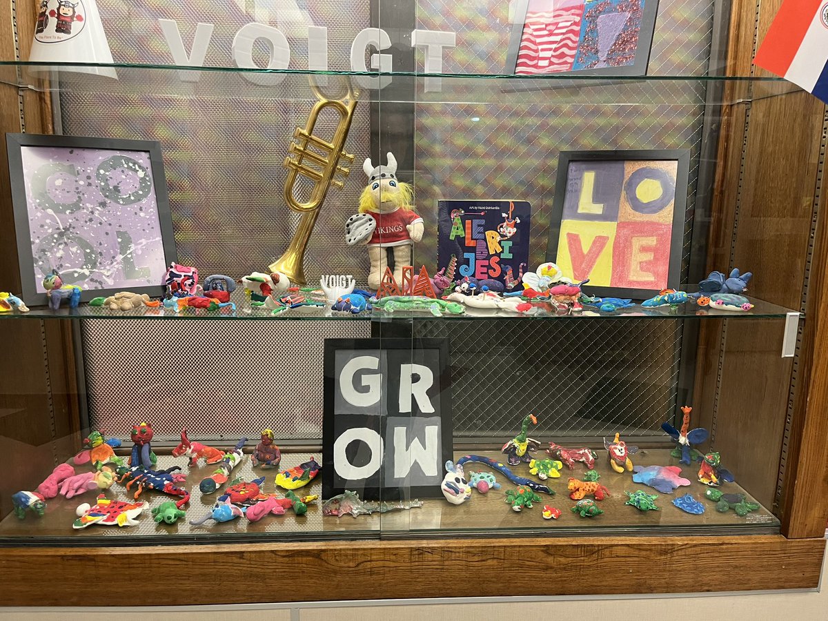 c_jackson78's tweet photo. During October 4th &amp; 5th learned the history and read two books on Alebrijes. We then sculpted and painted our own. @VoigtLibrary @VoigtAIA_RRISD https://t.co/k3qrlU1cnm