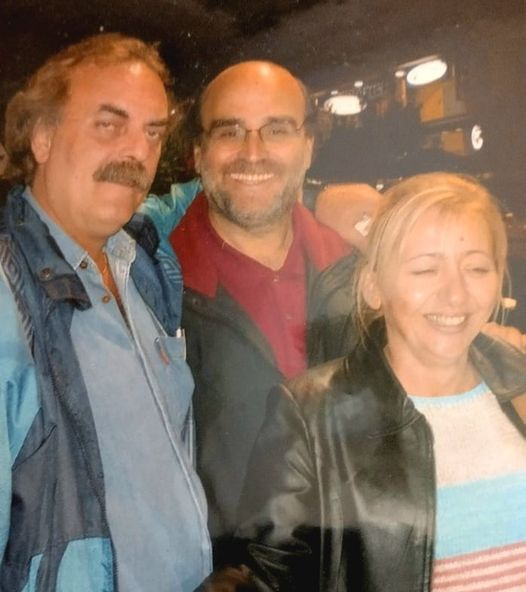 Οι άνθρωποι που έχουν φίλους ζουν περισσότερο, γελούν περισσότερο και στεναχωριούνται λιγότερο.
Και σε αυτές τις Αυτοδιοικητικές εκλογές η βοήθεια και η στήριξη του φίλου μου π. Αντιδημάρχου Πειραιά, Δημήτρη Αντωνάτου ήταν ανεκτίμητη !
#ekloges2023