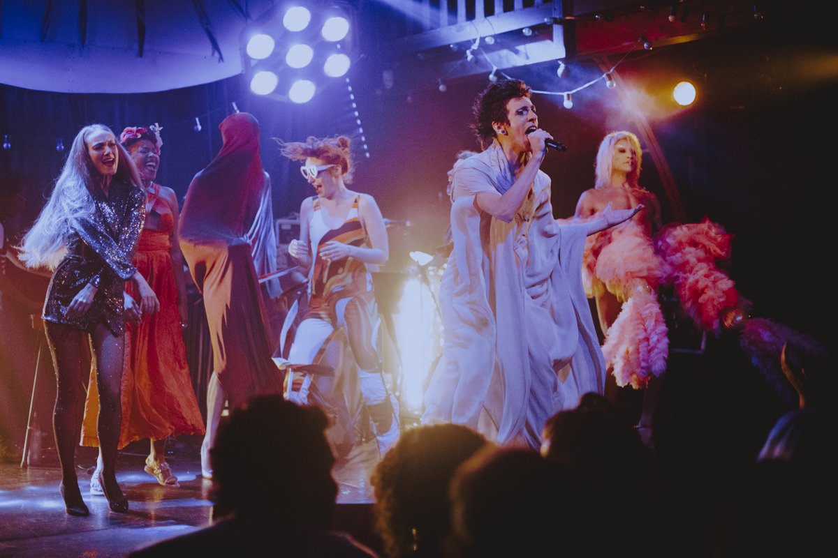 MladinskoTheatr's tweet photo. Predstavi "Le Cabaret de Poussière" in "ZIZ Kabaret"
sta že RAZPRODANI, #Platformamalihumetnosti2023 pa se šele začenja!
🙏vsem, ki ste že "ujeli" svoje🎟️. Drugi pa ne obupajte, še vedno imate možnost, da se nam pridružite pri užitkarjenju v "raju glamurja".
#emanat https://t.co/fwPuCatUqm