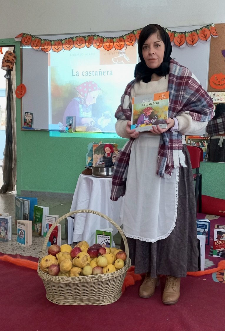 colegiotagore's tweet photo. #Tagoresemueve , #CreatividadTagore #bibliotecatagore
Hoy vino la castañera. Nos contó unas historias y nos habló de los frutos del otoño. https://t.co/CNAuls7juM
