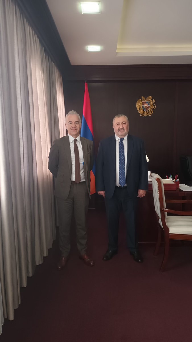LudovicRoyerFR's tweet photo. Réunion de travail et amicale avec l'ambassadeur d'Arménie en Biélorussie. https://t.co/pL4YRoKXn3