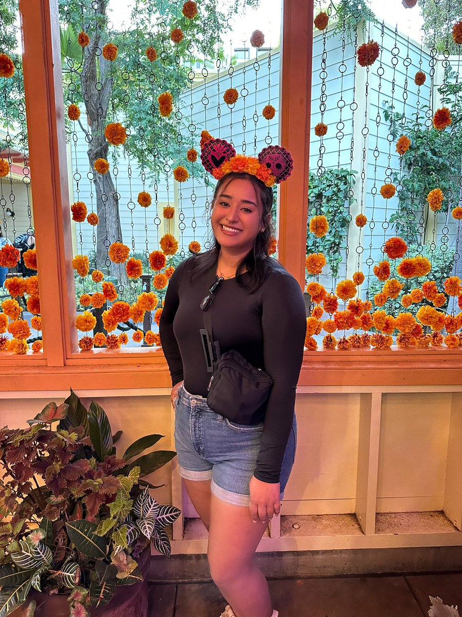 aari_20's tweet photo. disney 🏰👑 https://t.co/u2JTlSCSlK