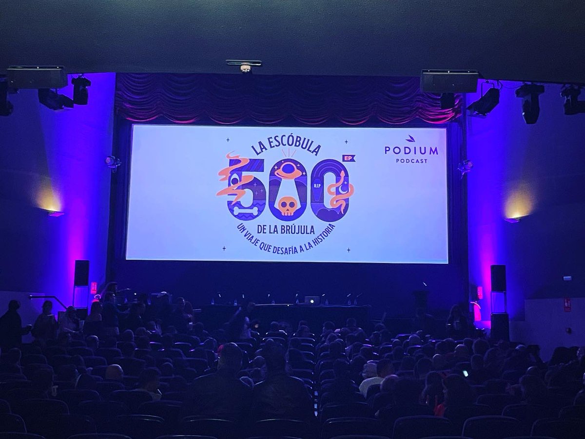 palacioprensa's tweet photo. ¡Felices de haber podido celebrar los 500 programas de @Escobuleros en #PalaciodelaPrensa! 🎃
Aquí os dejamos un resumen de lo que vivimos 📸
#LaEscobulaDelaBrujula #PodiumPodcast #500programas @PodiumPodcast https://t.co/qKJopU2cqD
