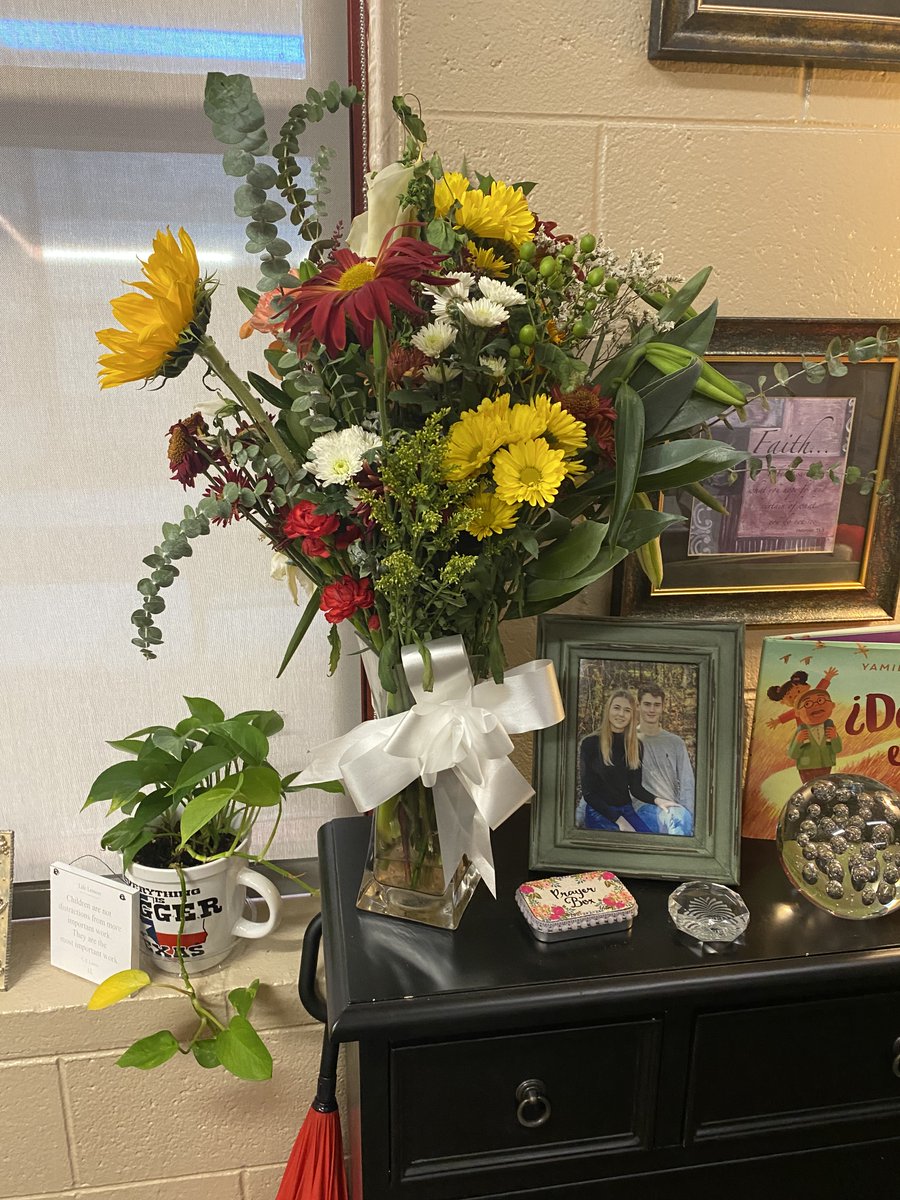 Thank you to my <a href="/PontiacElem/">Pontiac Elementary</a> for all the love you gave me for Principal Appreciation Month!  From the AMAZING video, countless cards from students, and the beautiful arrangement from Office/Admin, you all truly filled my bucket.  I am so blessed to be here!!!
