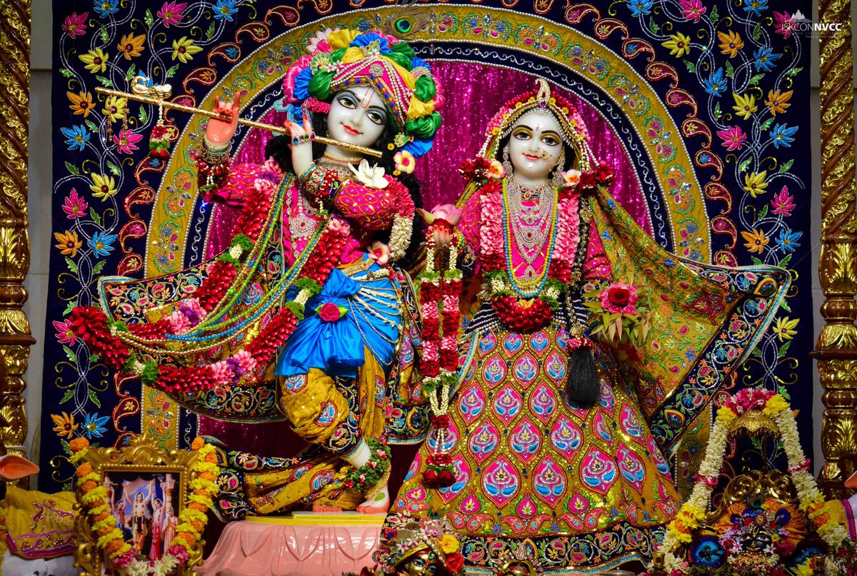 ISKCONPune's tweet photo. 🌷Mangal Arati Darshan🌷🗓02/11/2023🙏🚩@ISKCONNVCCPune🚩
.
.
#ISKCONNVCC #ISKCONPune #ISKCON
#ISKCONNVCCPune #PUNE #DailyDarshan
#Thursday #2ndnovember #2ndnovember2023
#nvcc
Connect with us on Social Media
https://t.co/8hw8BE2iHR https://t.co/zT3hNhrlSJ