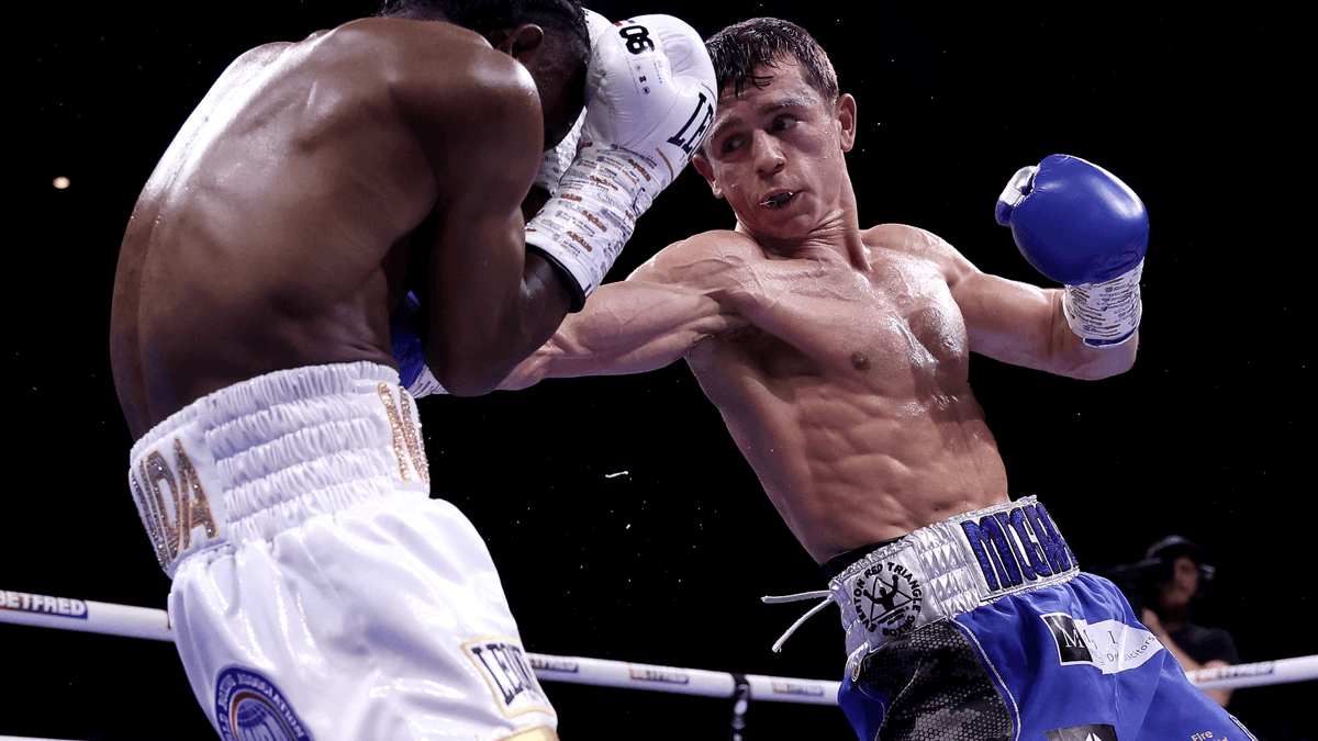 BoxingStuds's tweet photo. Peter McGrail se impone sobre Fran Mendoza por DU. Video Reportaje disponible por medio de nuestro canal de YouTube: Boxing Studs
#Boxeo #NoticiasBoxeo #BoxingStuds #PeterMcGrail #FranMendoza #McGrailMendoza #MatchroomBoxing #BoxeoReinoUnido #BoxeoUK 
https://t.co/sp83B4tnvi https://t.co/6L7d8QlQum