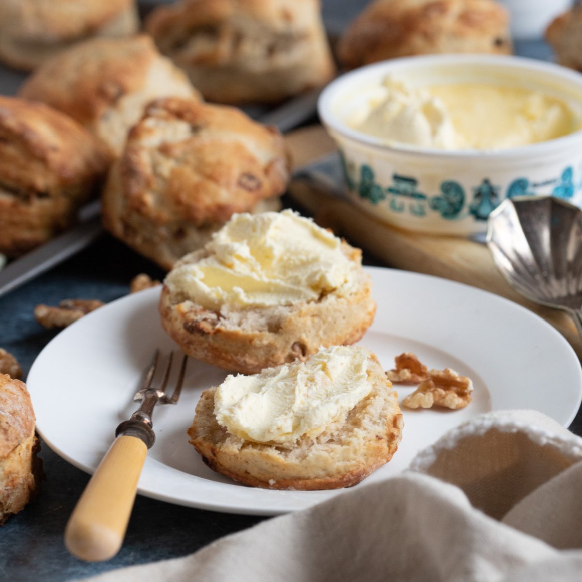 Easy date and walnut scones made in just 25 minutes! Serve with butter or clotted cream 😋 Get the recipe => bit.ly/3q8zZlD