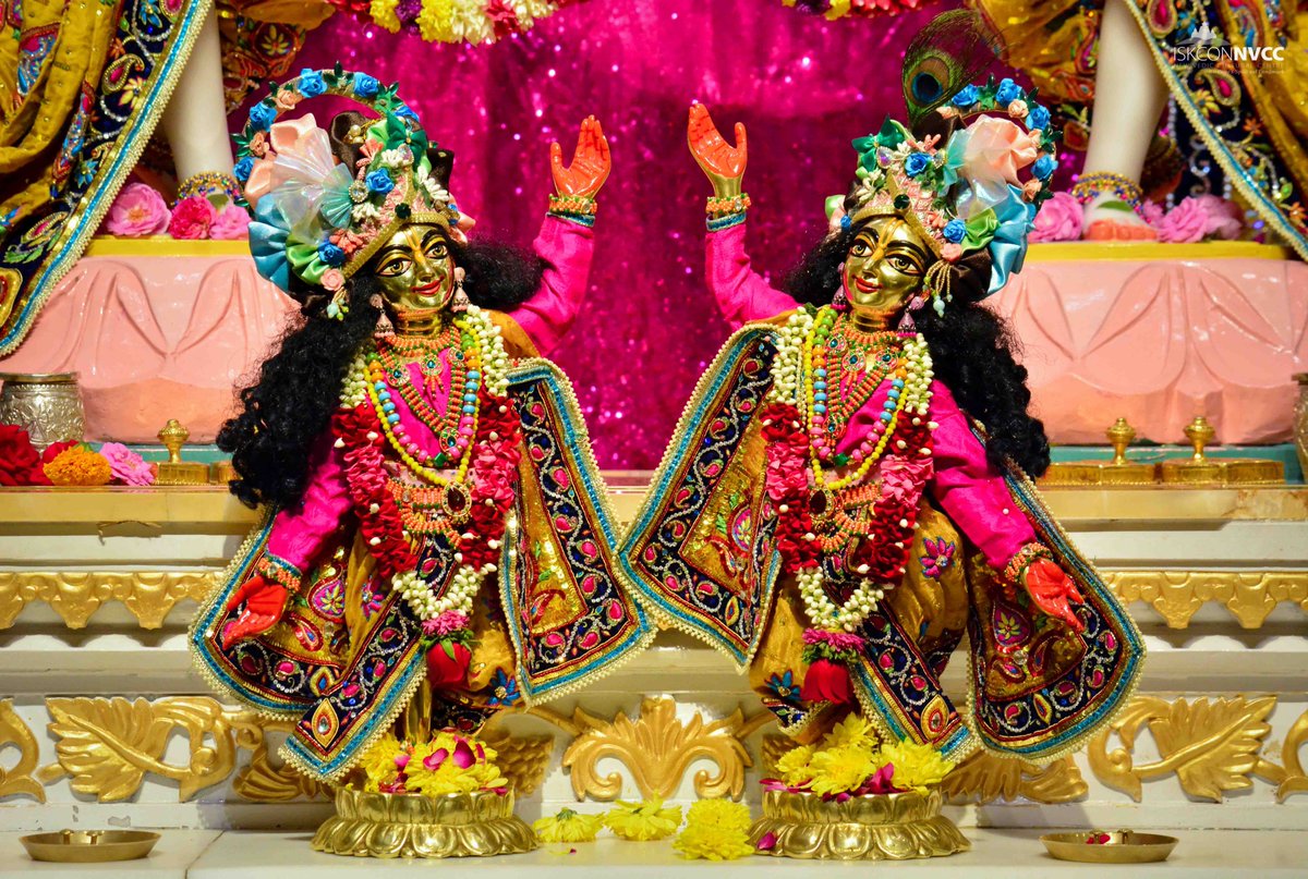 ISKCONPune's tweet photo. 🗓02-11-2023🙏🌷Today's Darshan🌷
🌷Sri Sri Gaur Nitai🌷
🚩@ISKCONNVCCPune🚩
.
.
#ISKCONNVCC #ISKCONPune #ISKCON
#ISKCONNVCCPune #PUNE #DailyDarshan
#Thursday #2ndnovember #2ndnovember2023
#nvcc
Connect with us on Social Media
https://t.co/8hw8BE2iHR https://t.co/QW8TI1dipY