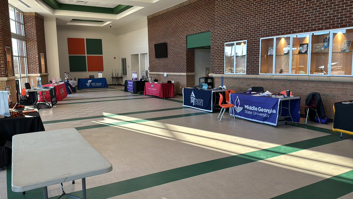 VidalityGreat06's tweet photo. Our phenomenal Senior Counselor and Graduation Coach are ensuring the Classes of 2024 and 2025 are 4ME Ready with today’s Apply to College Day!  #Built4Bibb #4ME #BCSD

@BlufordAlysia @WendyPooler @StewartTesheika https://t.co/jXMlkCrfBz