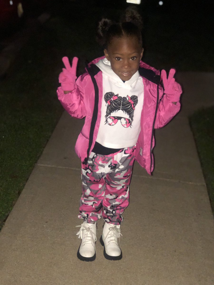 BballIsLife14's tweet photo. #shein kids https://t.co/Q0yrQz0weD