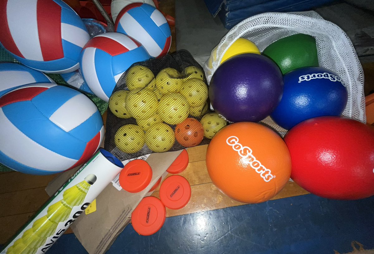 IT FEELS LIKE CHRISTMAS THIS MORNING IN THE BMS GYM! 🎄Nothing better than fresh new PE equipment!! 🏐🏸🏒🏓🤾🏽‍♀️ couldn’t have happened without the BEST principal @BMSPrincipalCat 💙❤️