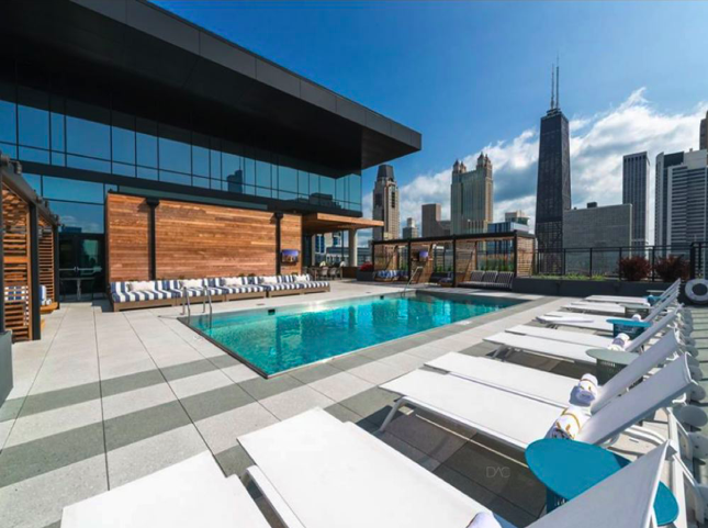 CityLifeChicago's tweet photo. Get 1 month free on this 20th floor junior 1 bed off of Washington Square Park in the heart of the Gold Coast! This floor plan features a walk-in closet, kitchen island, in-unit laundry, and over 700 square feet of living space! Pets are welcome! Message us for details. https://t.co/3mKl8OHBEJ