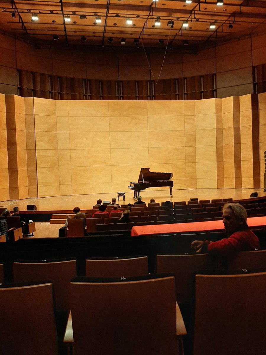 En attendant le premier tour du Concours international Olivier-Messiaen à la .<a href="/MC2Grenoble/">MC2: Grenoble</a>... <a href="/FestivalBerlioz/">Festival Berlioz</a> <a href="/MessinaBruno/">bruno messina</a> <a href="/IsereCulture/">Culture.Isère</a> <a href="/cferrari_38/">Christophe FERRARI</a> <a href="/PascalClouaire/">Pascal Clouaire</a> <a href="/pcurtaud/">Curtaud Patrick</a> <a href="/JPBARBIERISERE/">Jean-Pierre BARBIER</a> <a href="/_reyfreddy_/">REY Freddy</a> <a href="/Aurelien_PB/">Aurélien Martinez</a> <a href="/henri_oberdorff/">Oberdorff</a> <a href="/RCFIsere/">RCF Isère</a> @francebleuisere <a href="/PaulineGonnet/">Pauline Gonnet</a>