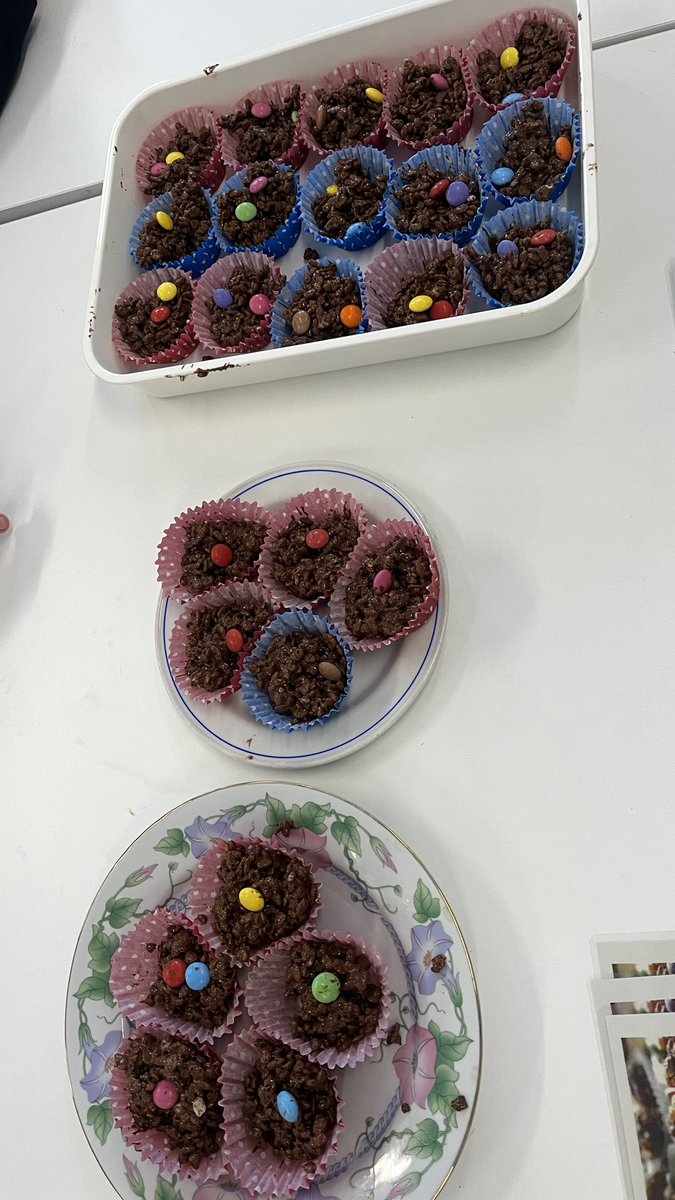 A fantastic session during life skills today where we wet leaving about food safety and cooling skills and hygiene facts! <a href="/CastlebraeCCC/">Castlebrae</a> <a href="/AnnDunlop9/">Ann Dunlop</a> <a href="/Lana_tucker_/">Lana</a>