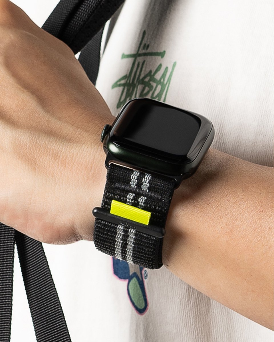 ringkeindia's tweet image. Stay ahead of the curve with the Ringke Air Sports Loop for your Apple Watch Series 8/7. The perfect combination of fashion and function.

Grab yours now!
ringke.co.in/search?q=air+l…

#applewatch8 #applewatch7 #smartwatchcase #ringkeindia