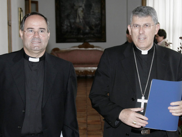 El grave pecado del clericalismo se acuna y mece en los seminarios: "La formación-información  impartida en los mismos  es esencialmente clerical y en ella sobraban y sobran los laicos  y más aún las laicas" 

 En los seminarios se educa  para ser y… dlvr.it/SyHfcT