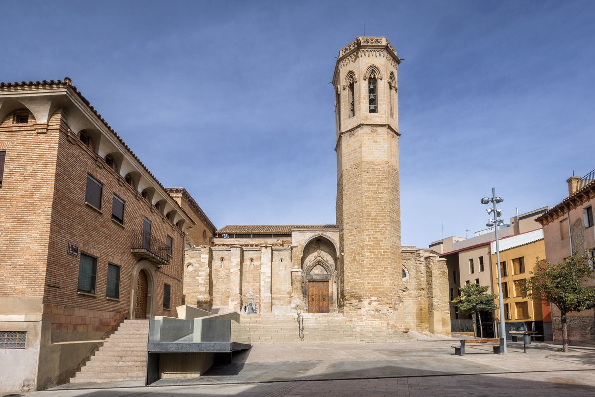 patrimonigencat's tweet photo. 👷🏽‍♀️ Finalitzen les obres de restauració de l'església de Sant Llorenç de Lleida.

🚧 L'actuació forma part del Programa Temps de Gòtic de @FundlaCaixa i @cultura_cat, amb la col·laboració del @BisbatdeLleida.

#TempsdeGòtic #FundaciólaCaixa https://t.co/2466k2VbRe