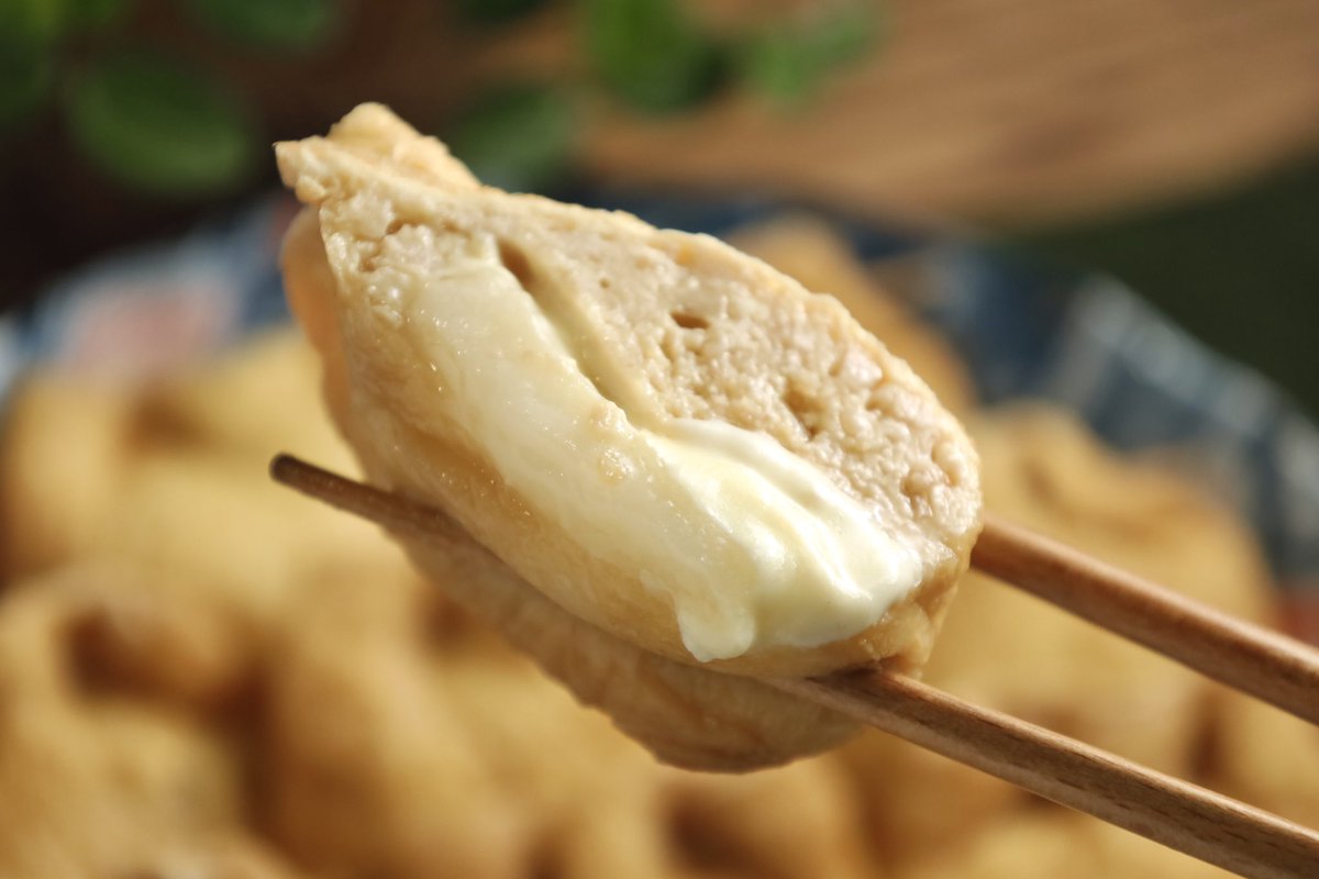 もうこれ以上ないってくらい美味しい餅巾着できちゃった…飲むタイプの餅巾…
餅巾着だけだと「旨みが足りないなぁ〜」と思い、チーズ+つくねと合わせたら大正解✨
つくねは、以前Twitterでも紹介してバズった、豆腐入りのとろけるつくね(改良版)です✌️
