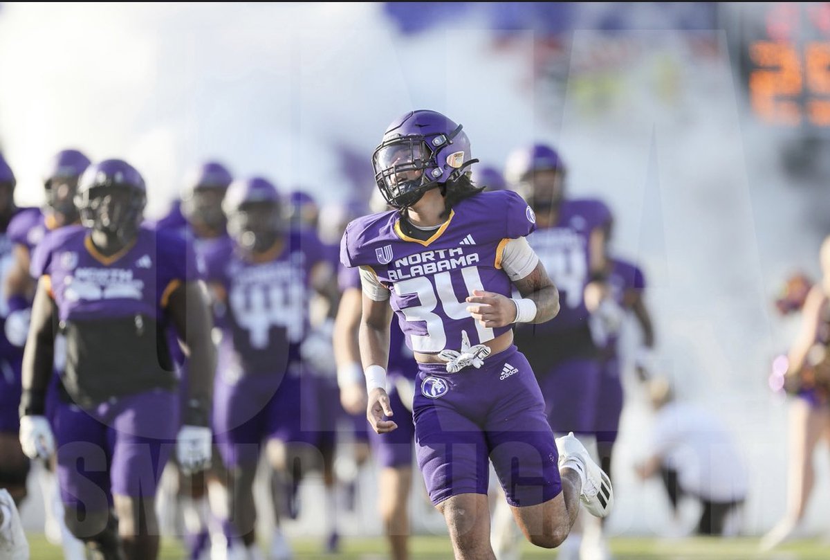 MamaMoodyX5's tweet photo. Dang!!!! Texas Rangers @Rangers 1st EVER World Series parade in Arlington, Texas, OR the last UNA Football @UNAFootball home game in Florence, Alabamaโฆ ๐ค Decisions, decisions. ๐ #ToughChoice #CongratsRangers #MakeItWorthIt #RoarLions https://t.co/2Ftpzm1aq2