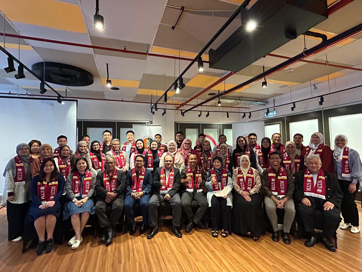 sveltesagacious's tweet photo. Training Completed ✅
A 3-day-training on ESG- for business growth. 
Key takeaway:
1. Plan your ESG journey
2. Establish your team
3. Top-down approach (No 1 in your company must champion this)
4. Have your own framework- list down tangible initiatives/plans for each ESG elements https://t.co/c0zqvoxD3c