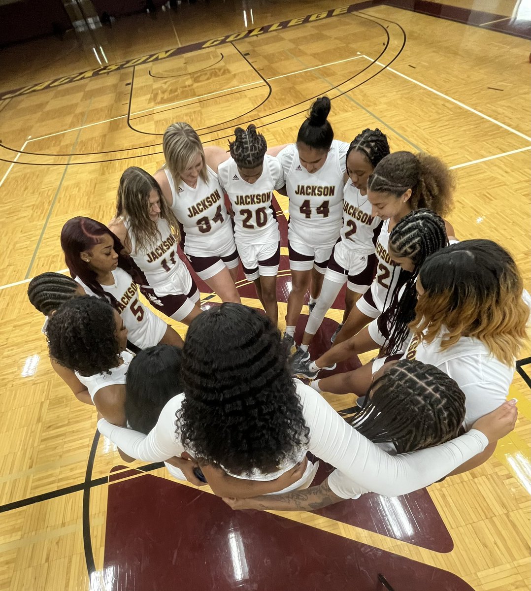 GAME DAY!! We start our season off today with a road trip to Madonna U! Let’s GO JETS! Time for TAKE OFF! ✈️🏀