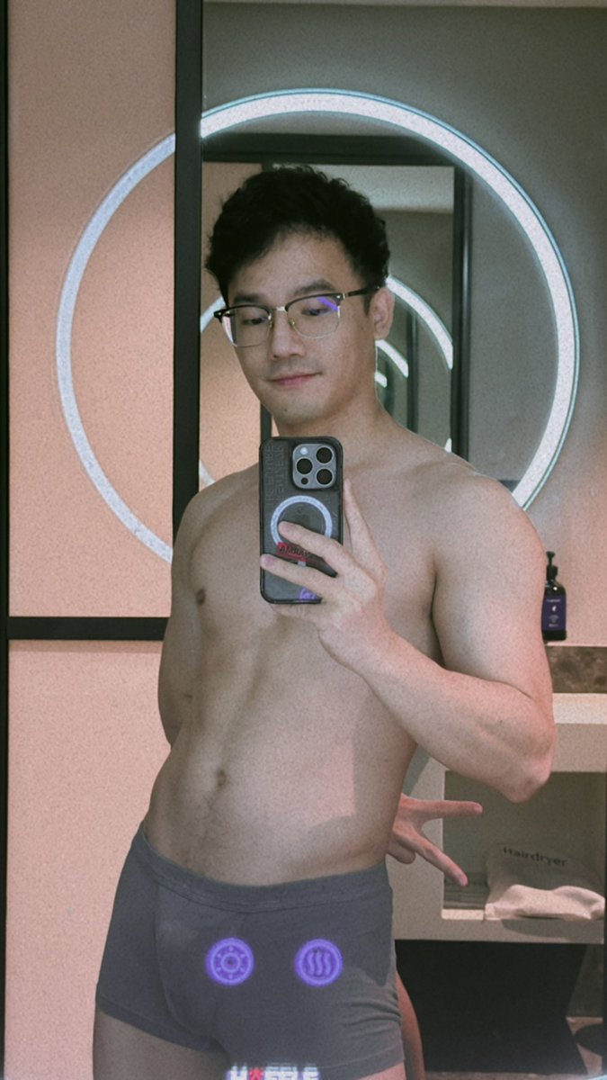 เหลือบมองกองงานสิ้นเดือนแล้ว
ขอวาปไปคริสมาสเลยได้ไหม
🎄🎅