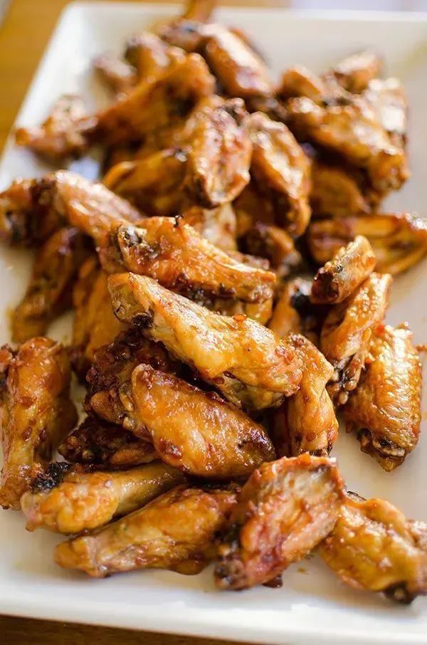 Make these teriyaki chicken wings in the oven - so TASTY! You’ll LOVE this recipe that uses soy sauce, hoisin, ginger, garlic + pineapple juice. Here’s the full recipe &gt;&gt;buff.ly/45xtU3V #chicken #Foodie