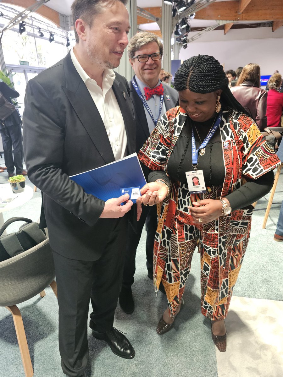 toyosirise's tweet photo. Dear @elonmusk I was totally inspired by the conversation you &amp; I had at the #AISafetySummit hosted by the UK yesterday @bletchleypark
Nigerians are some of the brightest &amp; the best tech talents you'll find anywhere in the World so you're welcome to build &amp; collaborate with us. https://t.co/2eCpfE0EaZ