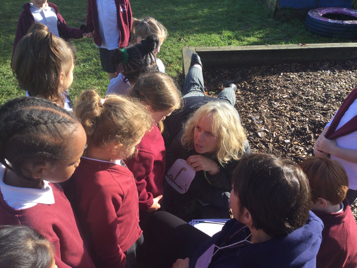 ThamesideSch's tweet photo. I want my hat back! Year 1 had a truly stunning start to our writing topic this week when members of staff took on the roles of the characters in the story to bring the story to life. #hawkstps #eaglestps https://t.co/uwBWV2KBey
