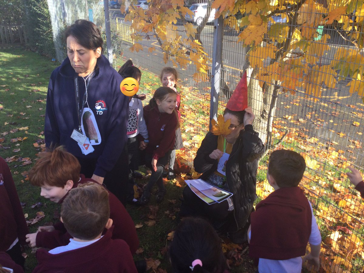 ThamesideSch's tweet photo. I want my hat back! Year 1 had a truly stunning start to our writing topic this week when members of staff took on the roles of the characters in the story to bring the story to life. #hawkstps #eaglestps https://t.co/uwBWV2KBey