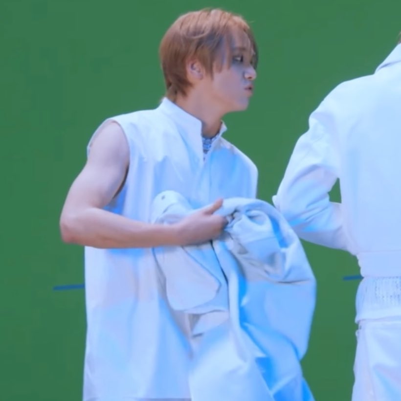 팔이.....
