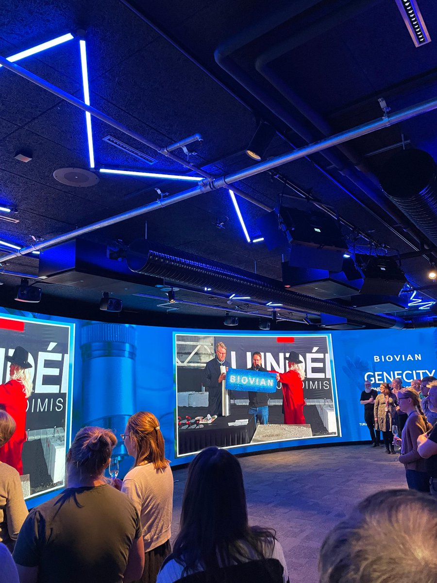 Press release! 📰

We are excited to unveil the stonemasonry work of our new manufacturing facility, GeneCity. 🏭🥂💙
biovian.com/news/biovian-u…

#CDMO #Biopharmaceuticals #ManufacturingHappiness #GeneCity