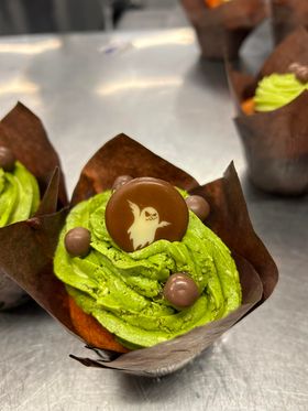 Well done to all the #Skillstoadvance learners on the Level 5 Pastry Skills Course in Drogheda Institute on their fabulous Halloween Cakes
#upskilling #reskilling #hospitalitytraining