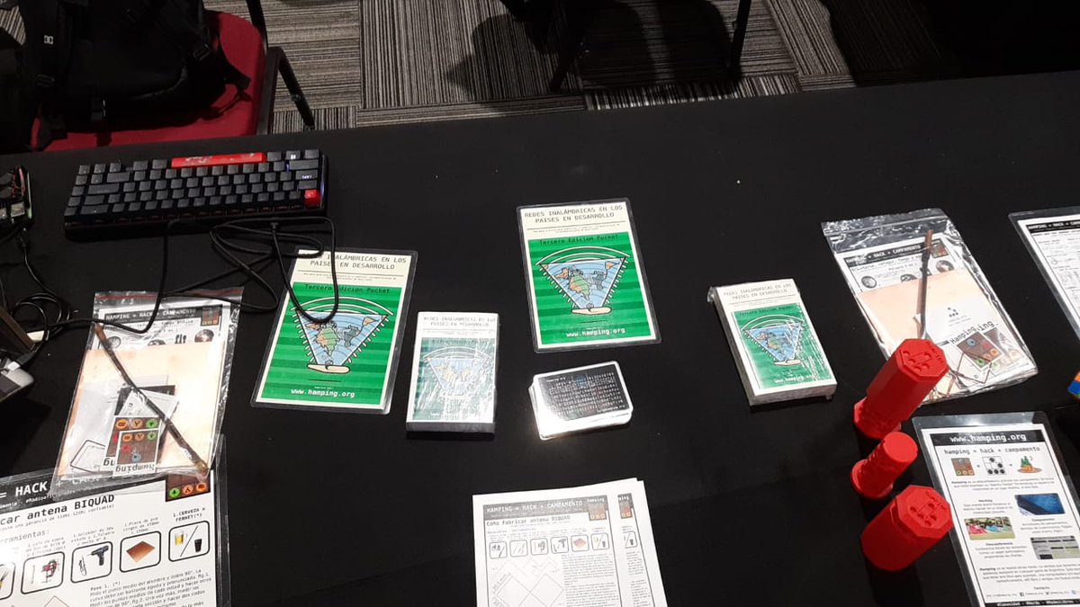 Día #2 de la <a href="/ekoparty/">Ekoparty | Hacking everything</a> haciendo antenas Biquad con <a href="/hamping_org/">Hamping</a>