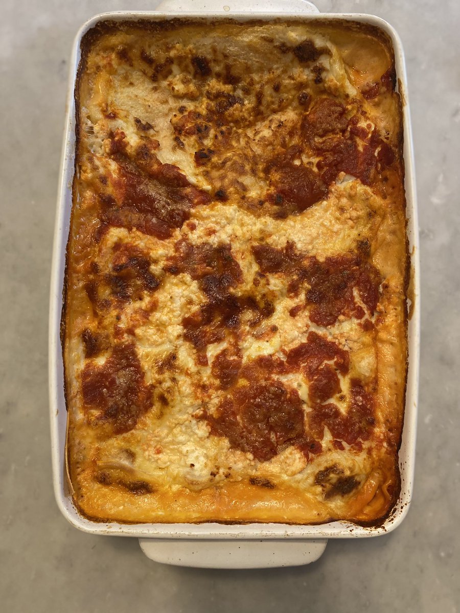 Team lasagna or fettuccine? 🙋‍♀️ #HomemadePasta #FettuccineAlfredo #LasagnaLove #CookingFromScratch #ItalianCuisine #FoodieCreations #ComfortFood #FamilyFavorites #HomemadeCooking #FoodLovers #HomeChef #ItalianRecipes #PastaPassion #KitchenCreativity #FoodPhotography #HomeCooking