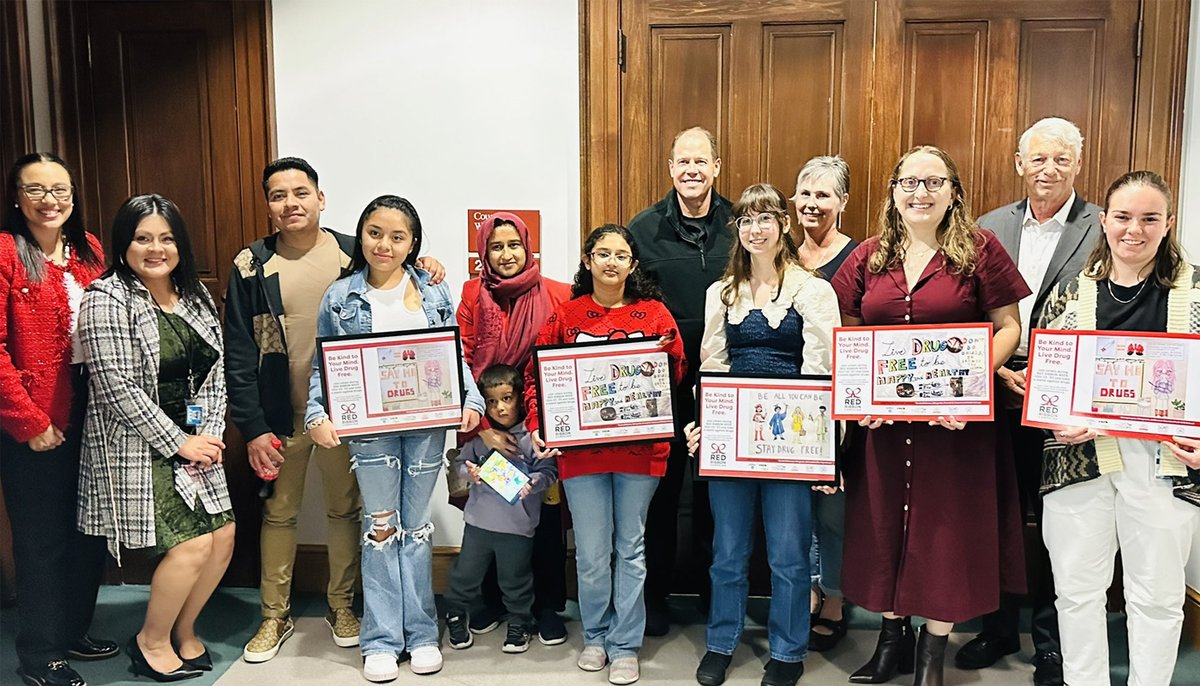 Calling all ACPS students!  📣 Submit your entry to the 2023 Red Ribbon poster contest to help promote a drug-free lifestyle. This year’s theme is "Be Kind to Your Mind. Live Drug Free.” Learn more: acps.cc/46116jY