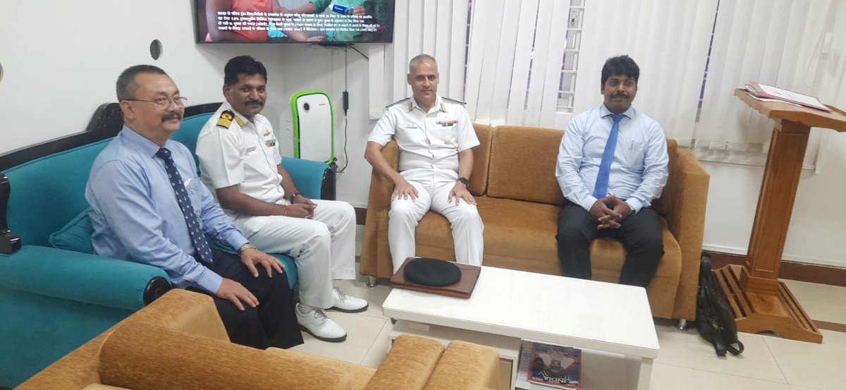 IN_DCP's tweet photo. A two member team from #DCP #NHQ comprising Cmde Saurabh Agrawal, Cmde (CP)-II and Shri Akshya Kumar Verma TO(R/E) (CP)- NG visited #NavalBaseKarwar on 02 Nov 23. Shri L Robertson Singh CCPO #HQWNC also accompanied the #TeamDCP. https://t.co/UuHzaoXNAJ
